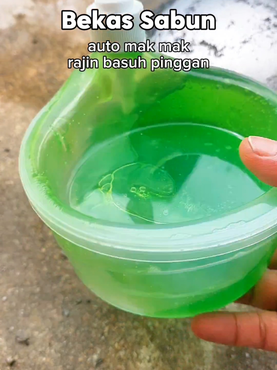 Mak mak kena ada bekas sabun ni. Sangat mudah nak membasuh dan tak membazir sabun tau. #sabun #bekassabun #kitchen  #bekassabunviral #sabunviral 