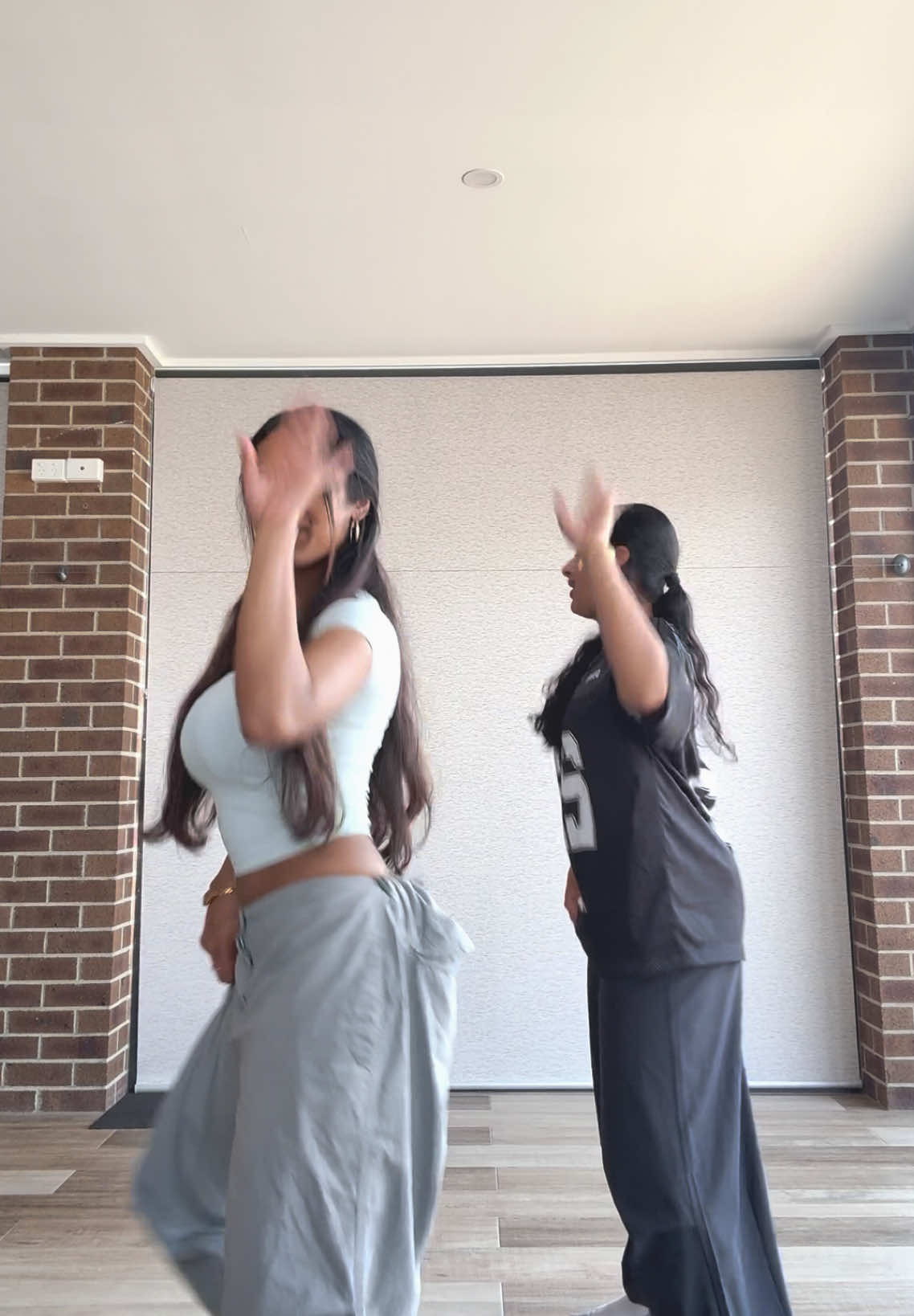 another one w my dance partner 🤪@siya_sxiram | @Supaveen dc: @Chikas  #trippila #tamil #tamilsong #dance #fypシ #viral 