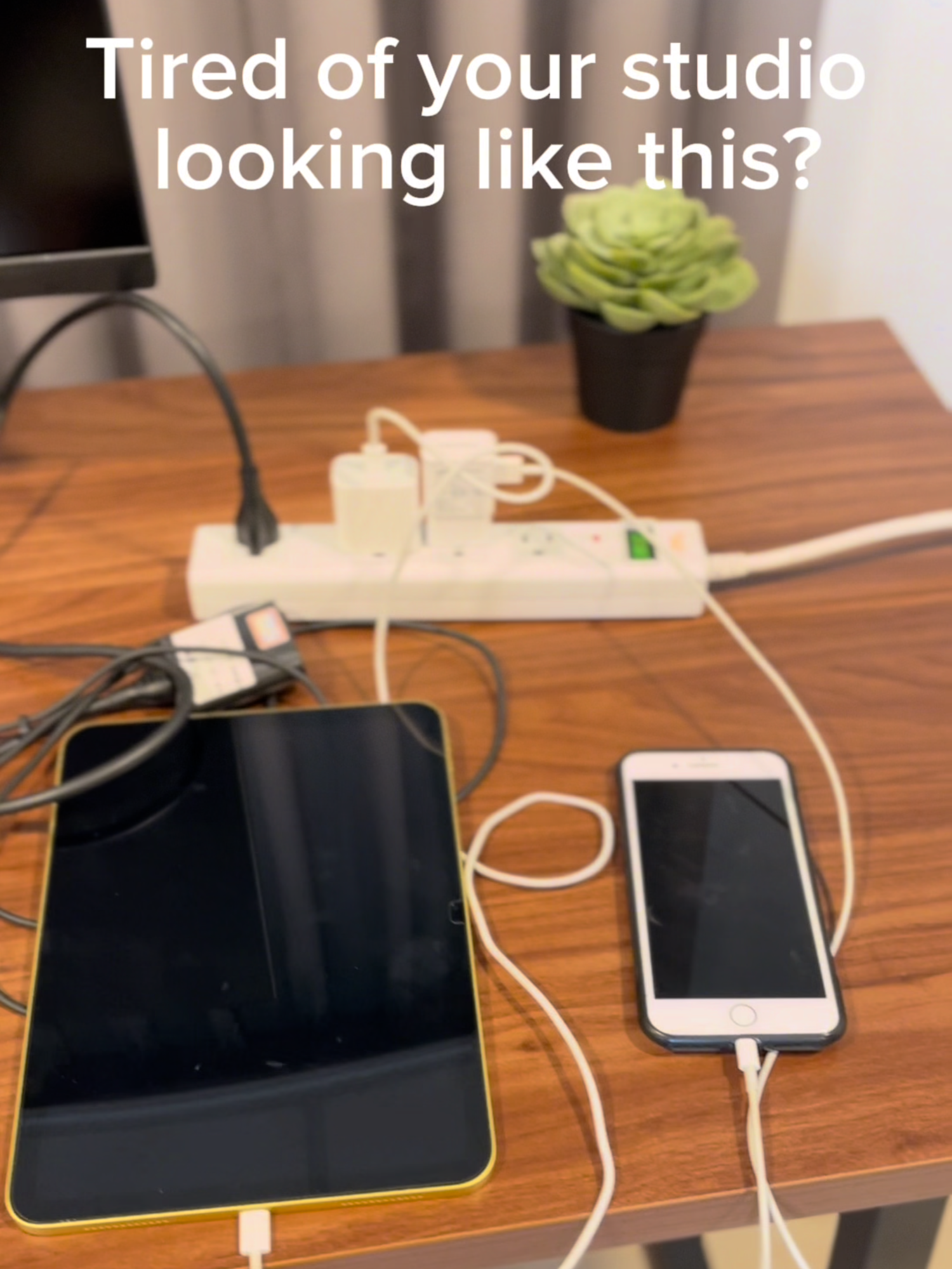 Keep it clean, keep it light, and stay compact with the CORE GO (GC313)! The best alternative for cable management and a great replacement for cluncky and bulky chargers. Link in bio for details! #GC313 #CORE GO #100Wcharger #GaNTechnology #FastCharging #travelaccesories #cablemanagement #desksetup
