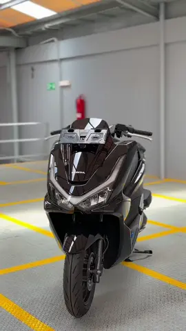New Honda Pcx 160 Cbs Hitam ✅ Tunai/Kredit ✅ Dp ringan, Angsr terjangkau ➡️ PERSYARATAN HANYA KIRIM FOTO KTP & KK *ASLI DOMISILI MALANG JAWA TIMUR* (Proses dari rumah) ➡️ Bisa TUKAR TAMBAH Motor yang Lama ( All Merk)  Hubungi ☎️ Farid Honda Sekawan Malang Tlp/Wa https://wa.me/6285706379931 #NewHondaPxc160 #HondaPcx160 #NewPcx160 #HondaMalang #HondaMalangRaya #HondaMalangJawaTimur 