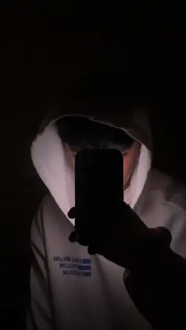 اشتقت لي شخص ميييت 😔. #عبارات #تويتر #عبارات_حزينه💔  #عباراتكم_الفخمه📿📌 #هواجيس  #explore #foryoupage #fyp  #foryou #tiktok #top #usa  #سعدونن💔  @سعدون | 𝐒𝐚𝐝𝐨𝐧 