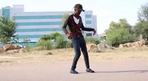 Hanza dance 🔥🐐🇿🇦🌶️🎼👑 #contentcreator #trendingvideo #views #pageforyou #tik_tok #southafrica #reels #mbhoqo #fighting #sound #blackitalians_rsa #skhothane #fyp #