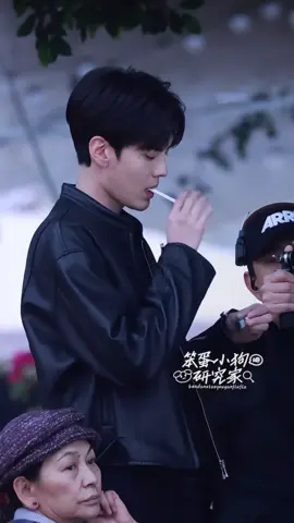 อร๊ายยยยย เท่ห์มากกก🫠🔥#ปี้เหวินจวิ้น #biwenjun毕雯珺  ปล.เป็นแค่อุปกรณ์เข้าฉากเท่านั้น ‼️