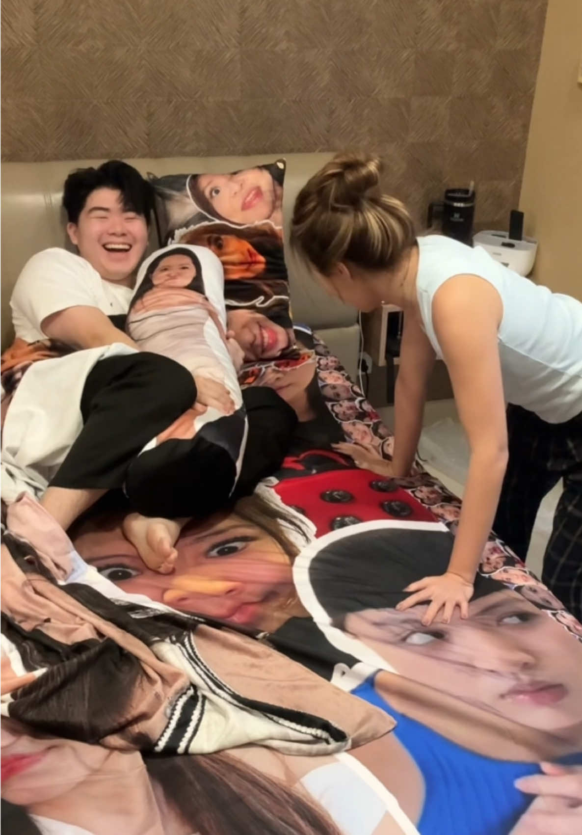 GAKUAT LIAT REAKSINYA 😭🙏 #enricovirly #coupletok #couplecomedy #coupleprank #prankpacar #kasur #tidur #tidurnyenyak #Novilla  #novillaindonesia #novillaid #icemint #novillaicemint @Novilla.id 