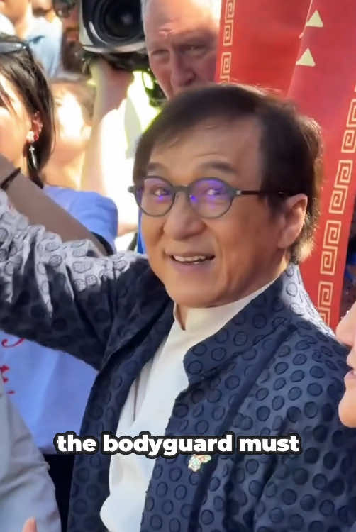 Do you know how much Jackie Chan's bodyguard can earn in a year?#usa🇺🇸 #usa_tiktok #Jackiechan #celebrity #entertainment #fy #fyp #tiktok #bodyguard 