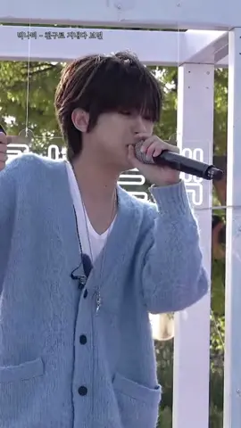 “빽빽하지 너에 대한 기억이” 🎧: 빅나티 - 친구로 지내다 보면 🎸: nostalgiass3 #서동현 #빅나티 #낭만 #연애 #사랑 #Love #친구 #hopeless #플레이리스트 #친구로지내다보면 