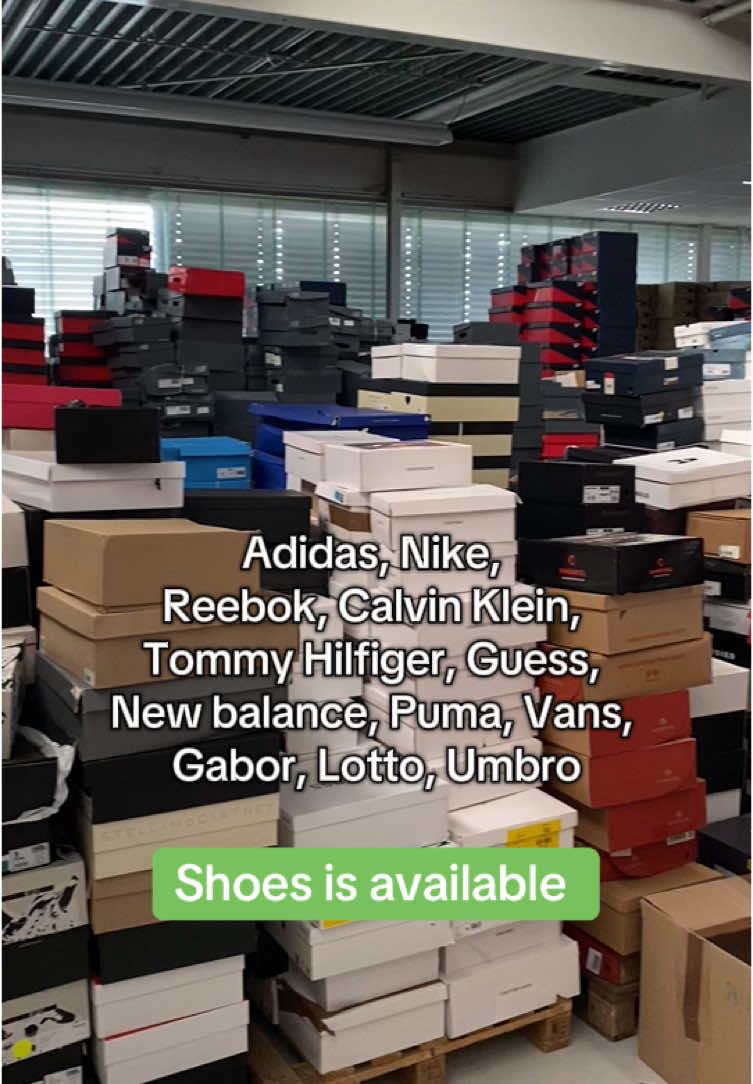 Minimum order- 100 pairs ✅ #shoe #shoestyle #StreetStyle #streetwear #warehouse #stock #wholesale #megastock 
