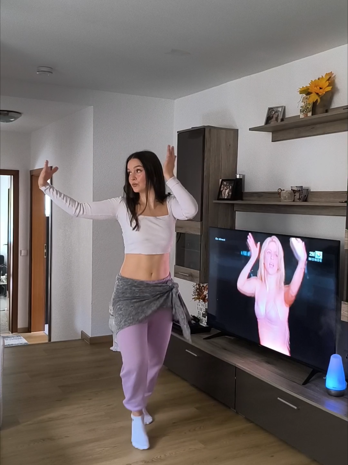 @Shakira was my only belly dance teacher  ❤️‍🔥 #shakira #ojosasi #2011 #fyp #tvcover #bellydance #energy #myhipsdontlie 