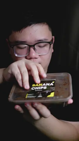 Choco Banana Chips nya enak cokelatnya ga gitu manis ada pait-paitnya dikit enak lah pokoknya #chocobanana #snack