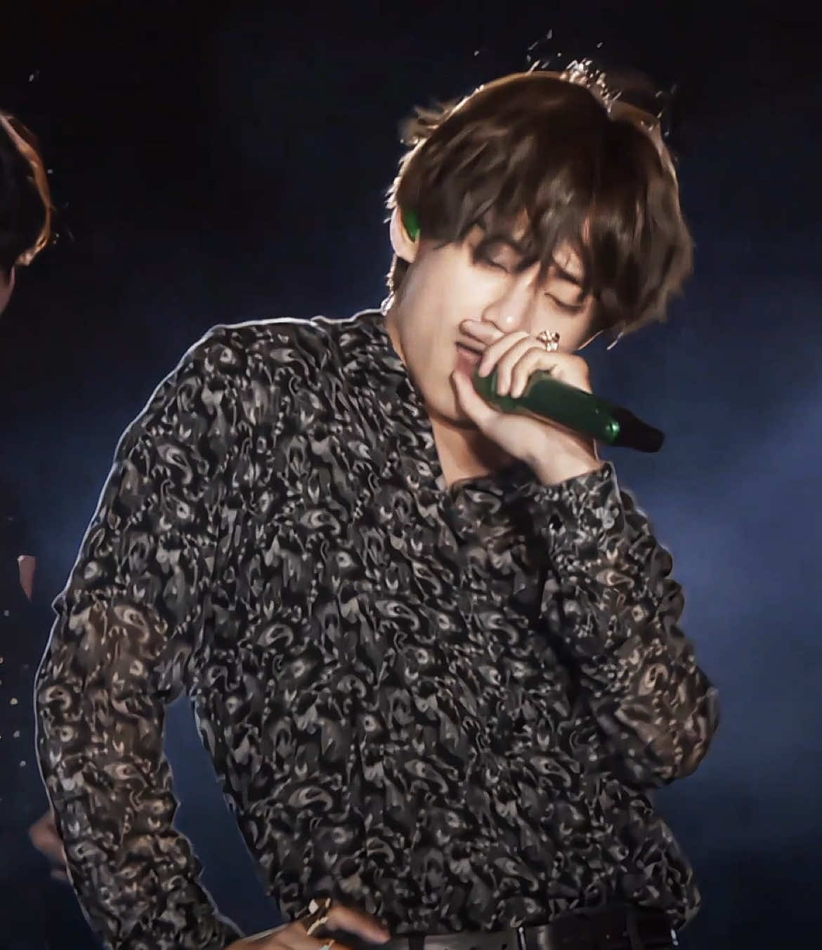 I can already smell the jealousy of his friend #taehyung #jjkkthfy #firesoc_ #소방대soc #bts 