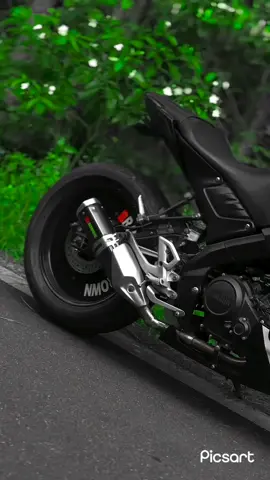 ⚡Yamaha MT_ 15 lover 👀🥰..... #fypシ゚ #favouritebike#trend#whatsappstatus #status #tamilstatus #tamilsongs  #vairalvideo #trending #tiktok #bike #statusvideo #srilanka #_most_popular_bike #fyp #onemillionaudition #fy #foryoupage @꧁𝒫𝓇𝒾𝓃𝒸𝑒𝒮𝒮 𝑅𝑒𝑒𝑀𝒶꧂ @DÊMØÑ_KÎNG 