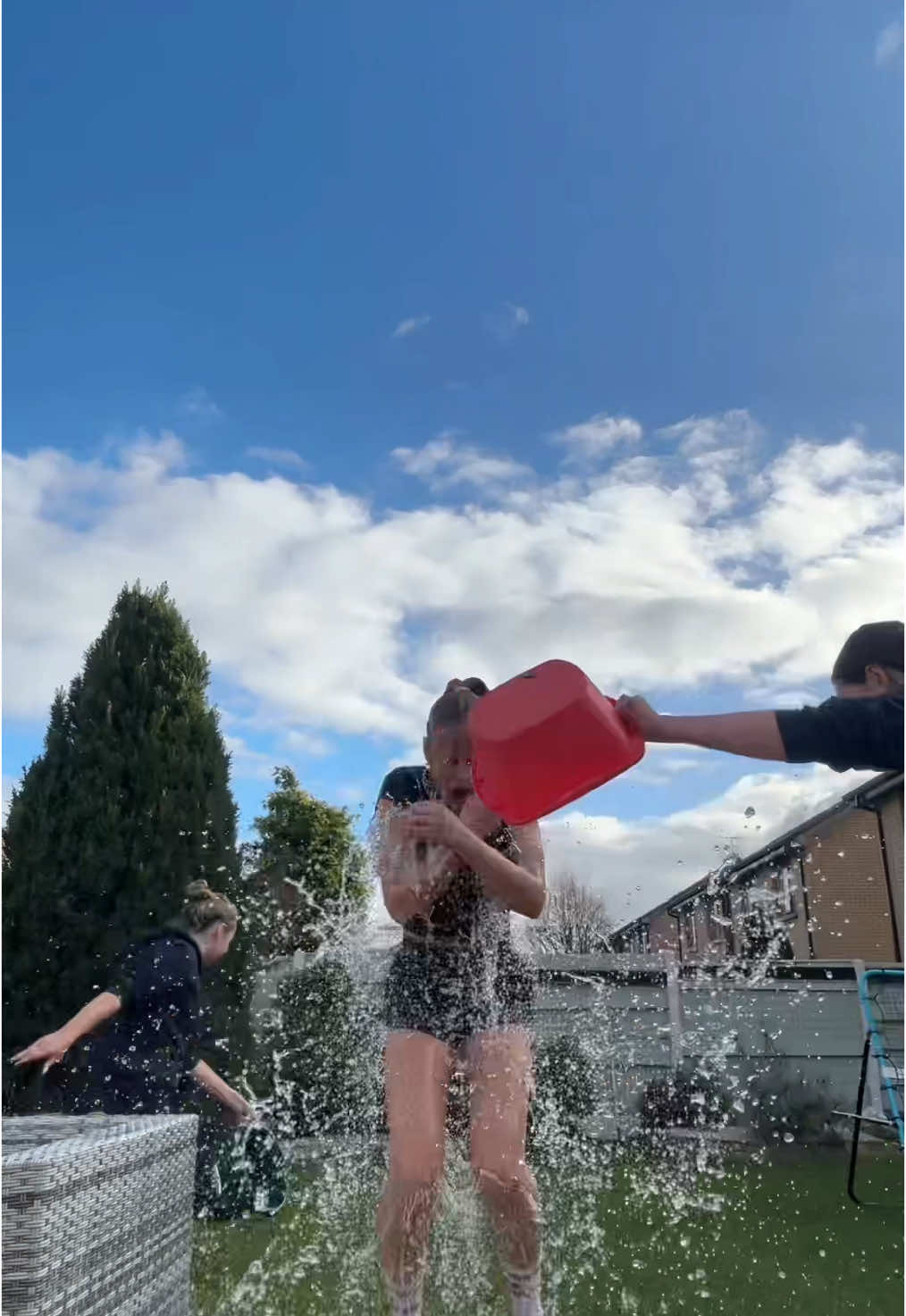 Thanks anna @Taylor @sophie @Emma #fyp #fypシ゚ #icebucketchallenge 