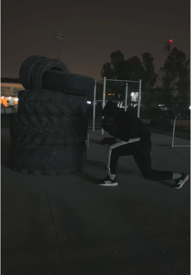 Savage 🥷🏿☠️ . . . . #fyp #fypシ #dark #explore #motivation #discipline #training #work #workout #viral #boxing #savage 