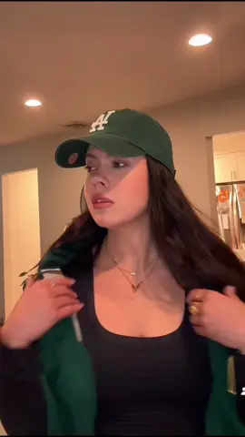 #OOTD #casualoutfits #fashion #style #look #comfystyle #casualwear #momfashion #pavoijewelry #fyp 