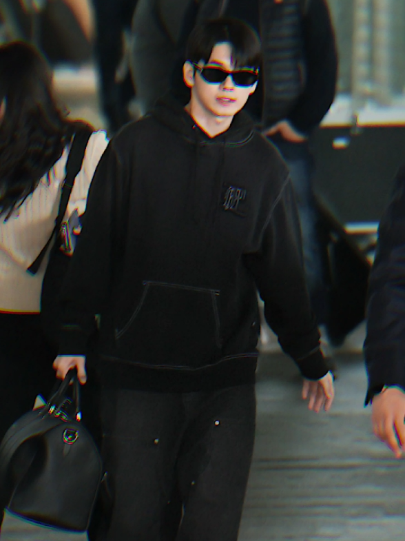 Ong SeongWu has arrived in Thailand!💙 #옹성우 #OngSeongwu #xyzbca #fypシ 