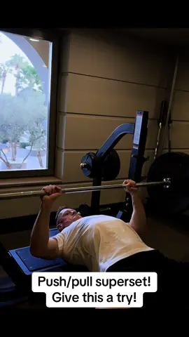 Super setting antagonistic muscle groups together is a very effective and time efficient way to train! 🏋🏼  #GymTok #workoutvideos #motivation #Fitness #pushpullworkout #weighttraining 