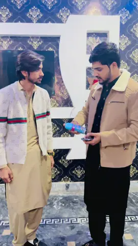 Transaction with funny style 😅 #foryou #hammad_maken 