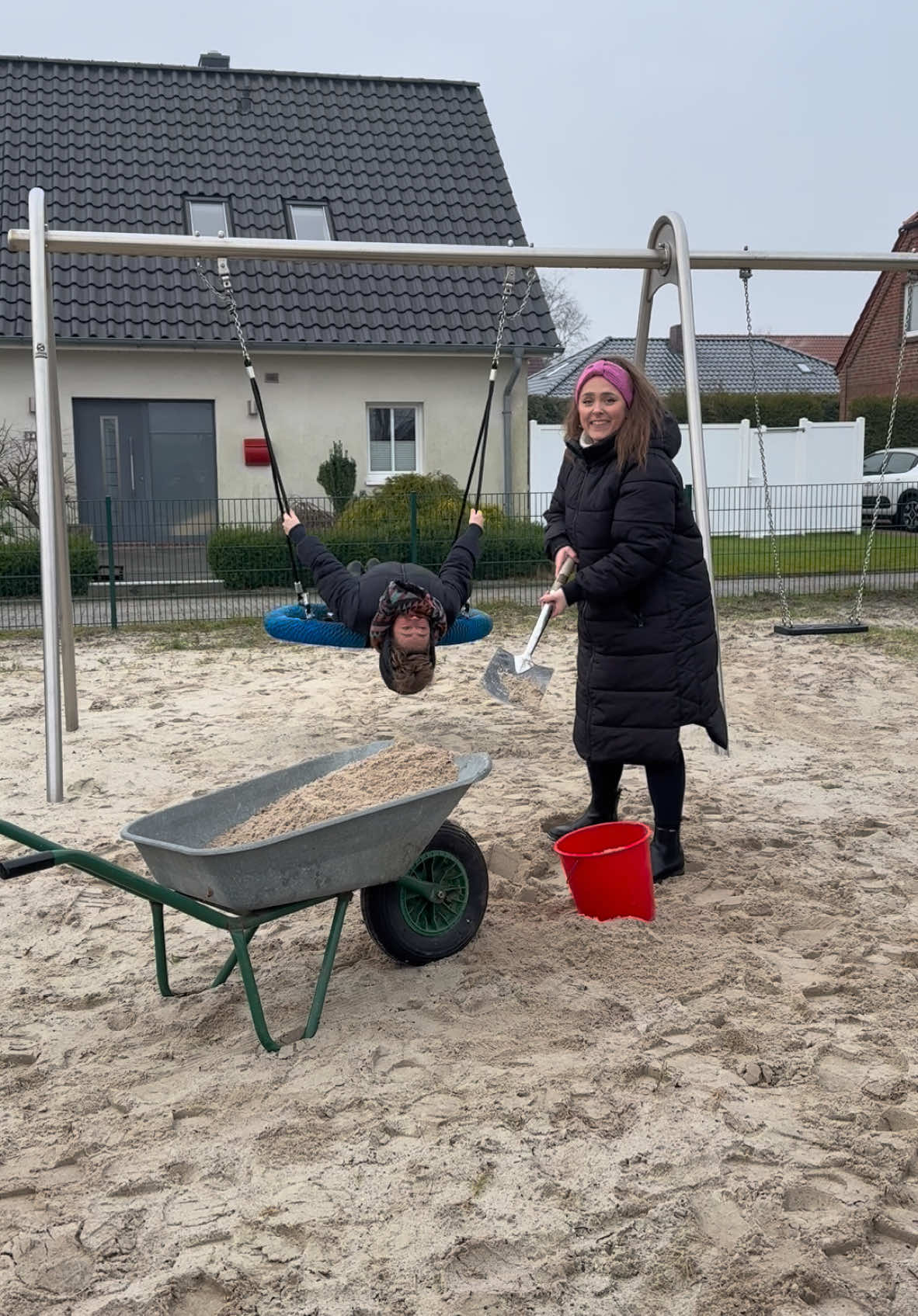 Work @Gunda #mom #daughter #tochter #mutter #spielplatz #funnymoments #funnytiktok 