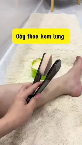 Cây thoa kem lưng tiện lợi #emkieutaphoa #caythoakem #caythoakemlung #caythoakembody 