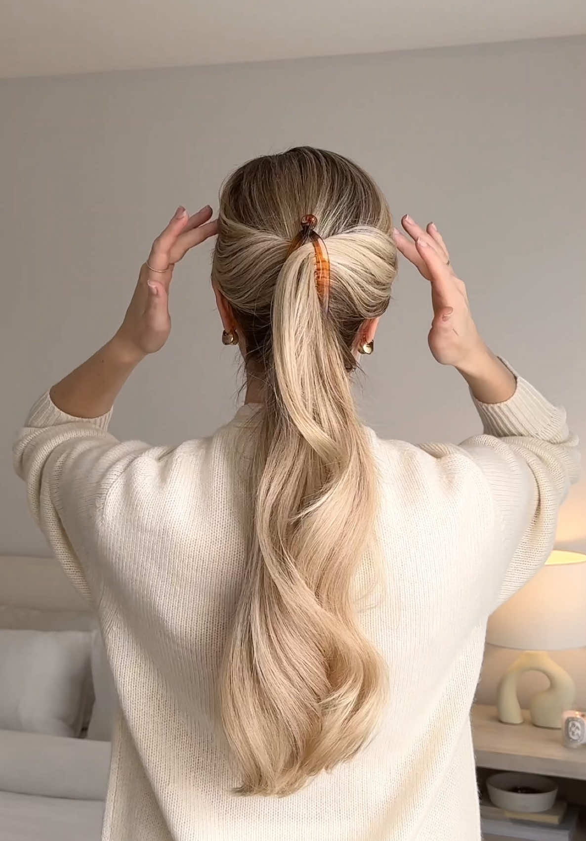 An easy banana clip hairstyle!❤️ I remember my Nanny gave me banana clips when I was little, and I never quite figured them out until now. And I love how easy, and effortless they are.  Have you tried them?😍 #hairstyles #hairtutorial  #easyhairstyles #bananaclip #bananacliphairstyles #bananacliphairtutorial #longhairstyles #hair 