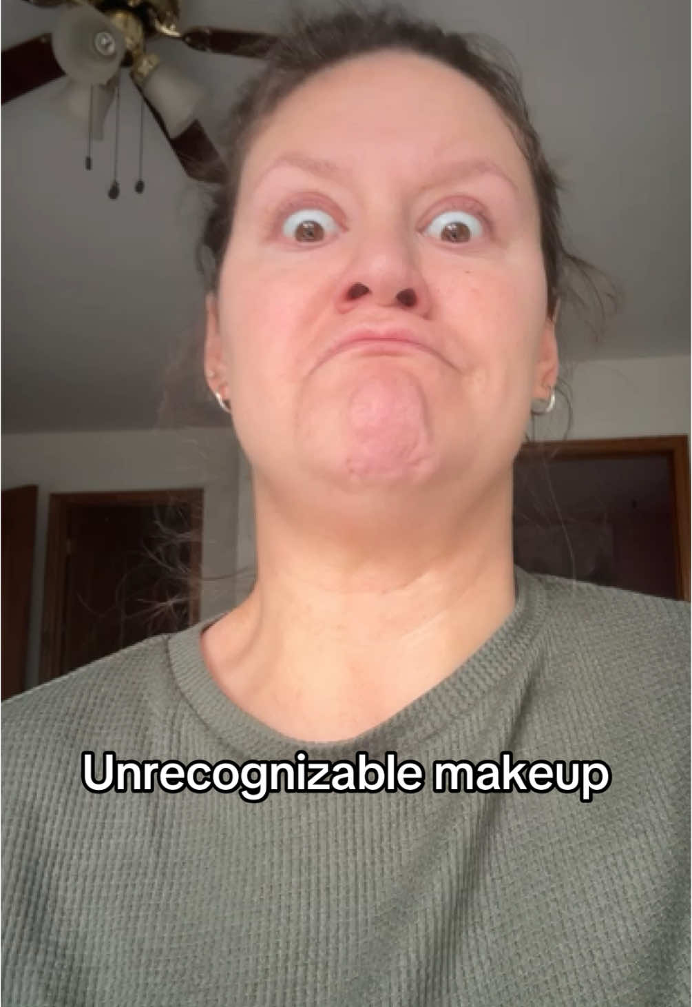 That lock jaw unrecognizable make up trend #unrecognizablemakeup #catfish #makeuptransformation #makeup 