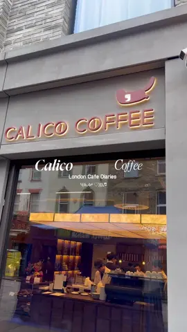 📍 Calico Coffee - Lower Marsh (っ-,-)つ☕ A cozy cafe just behind Waterloo Station! On the first visit, it was raining so bad T^T a perfect getaway from the rain :D ☕️🍵: #cozycafe #coffee #cafe #cafehopping #cat #londonspots #aesthetic #london #Vlog #dailyvlog #videodiary #digitaldiary #japanese #matcha #matchalover 