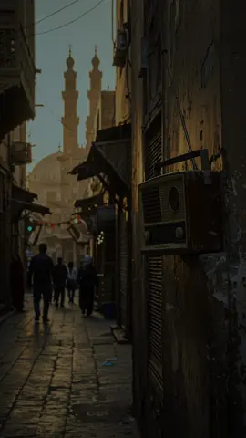 قرآن المغرب بتوقيت شهر رمضان المبارك 🌙 . الشيخ محمد رفعت اول سورة الرحمن . #تلاوت #قرآن_الصباح #قران_كريم #تلاوات_مؤثرة #رمضان #راديو #القاهرة #اجواء_رمضانيه #سورة_الرحمن #الشيخ_محمد_رفعت #mo_design_r #mohamed_abdullah #quran 