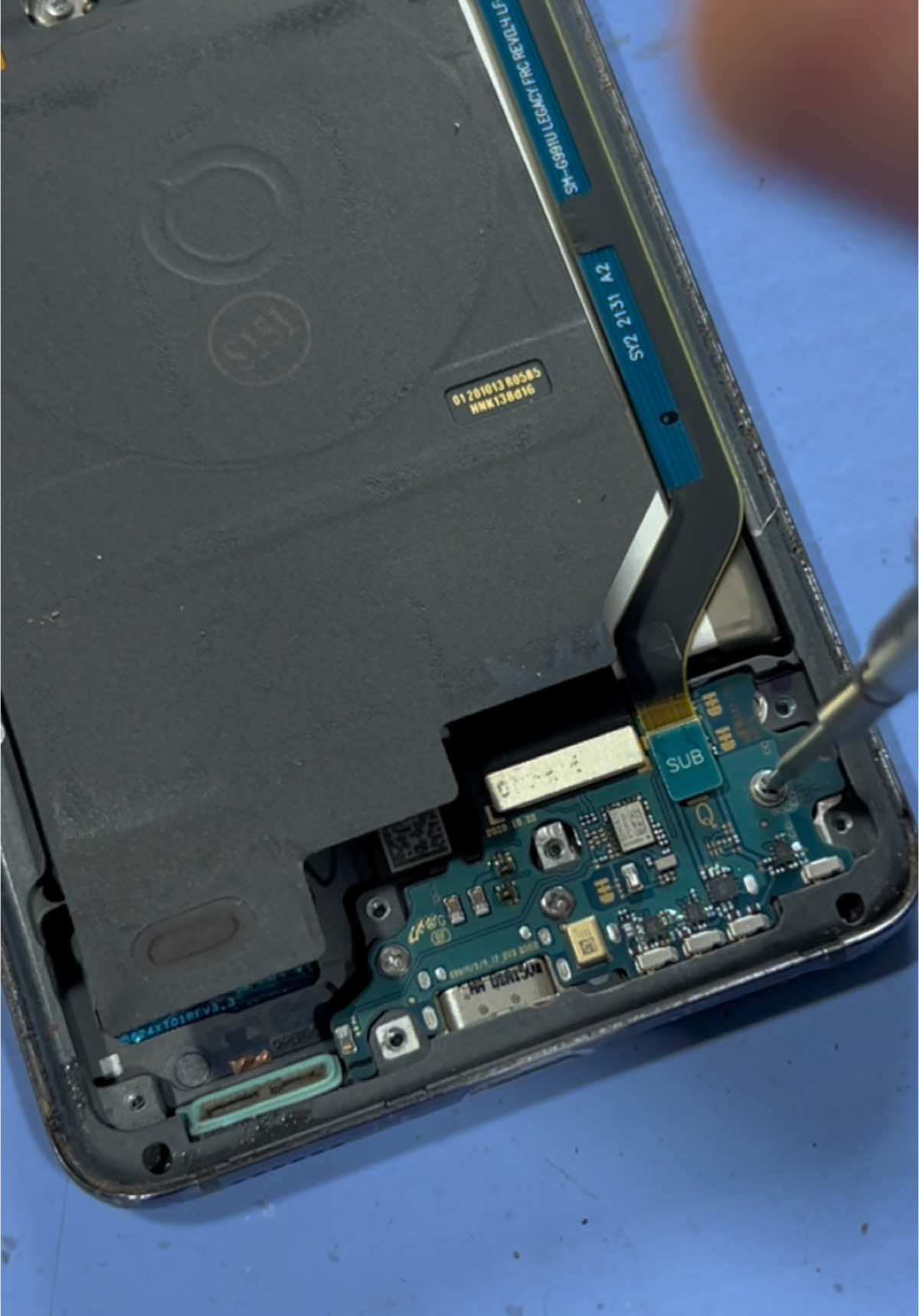 How to replaced broken charging port on Samsung S20 #fixit #asmr #foryou #repair #fyp 