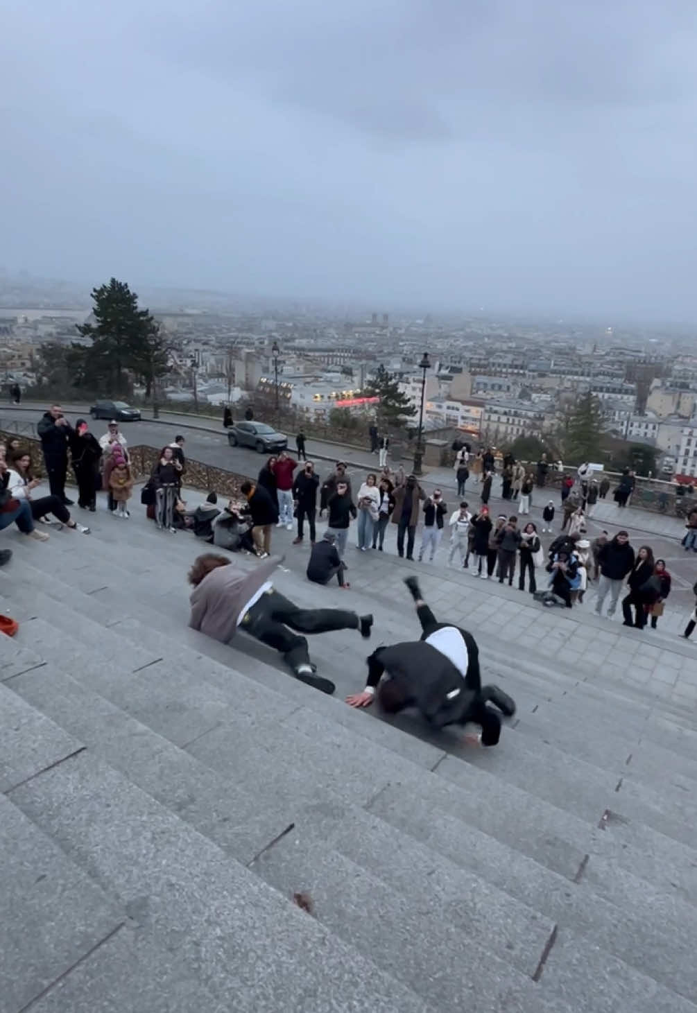 Super souvenir à Paris 🙌🏻   #stunt#paris#cascadeuse#gainer#backflip#montparnasse#sacrecoeur