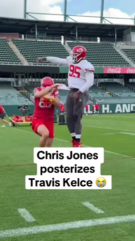 Even hit 'em with the silencer 🤣 via @chiefs #SuperBowl #traviskelce #chrisjones #chiefs #lebronjames #silencer #nfl