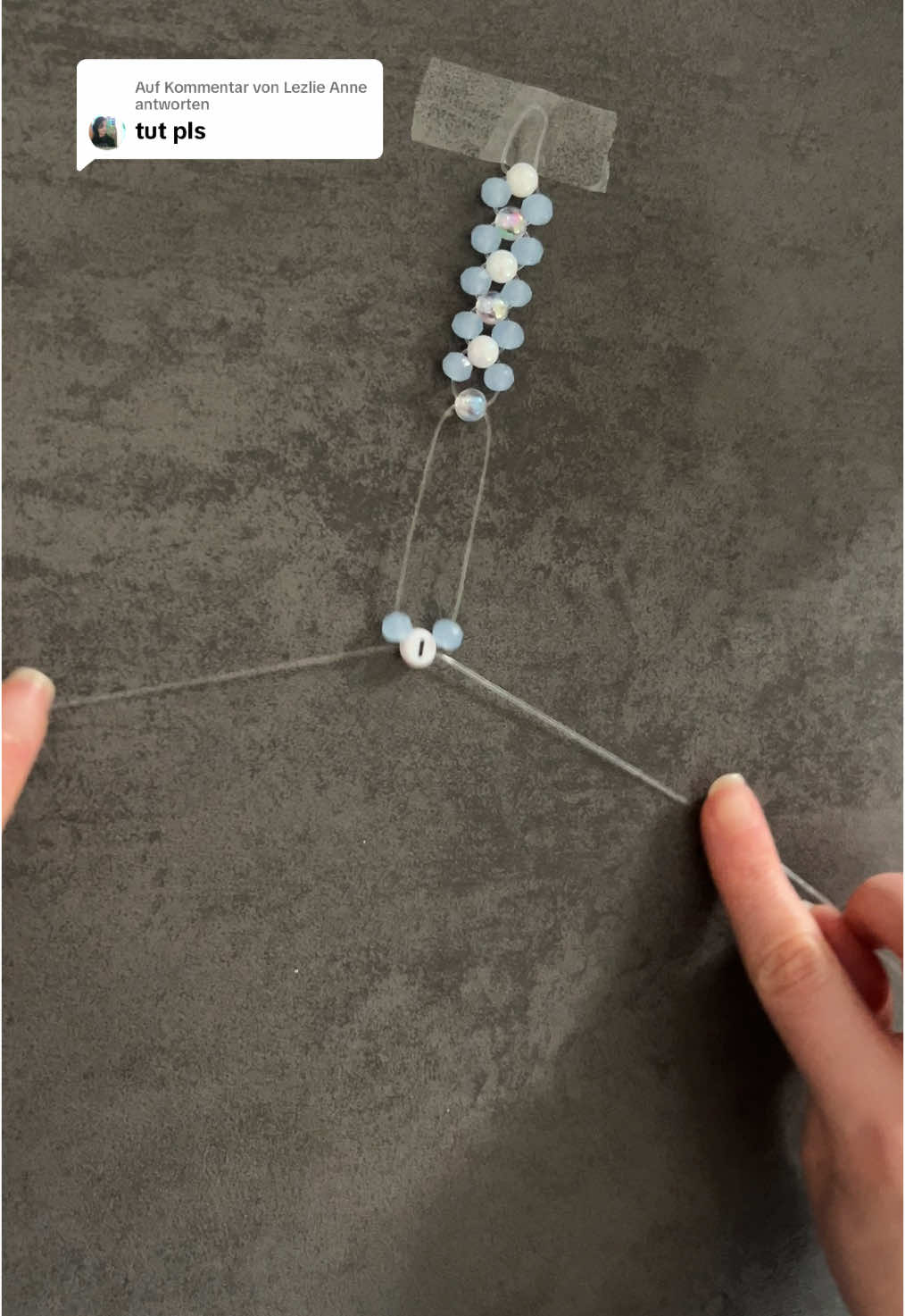 Antwort auf @Lezlie Anne #tutorial #beads #SmallBusiness #handmadejewelry #viral #fyp #friendshipbracelets #beadsjewelry #handmade #bracelettutorial #makethefriendshipbracelets #stepbystep #tylorswift #braceletmaking #diybracelet #erastour #ttpd #thetorturedpoetsdepartment #swiftie 