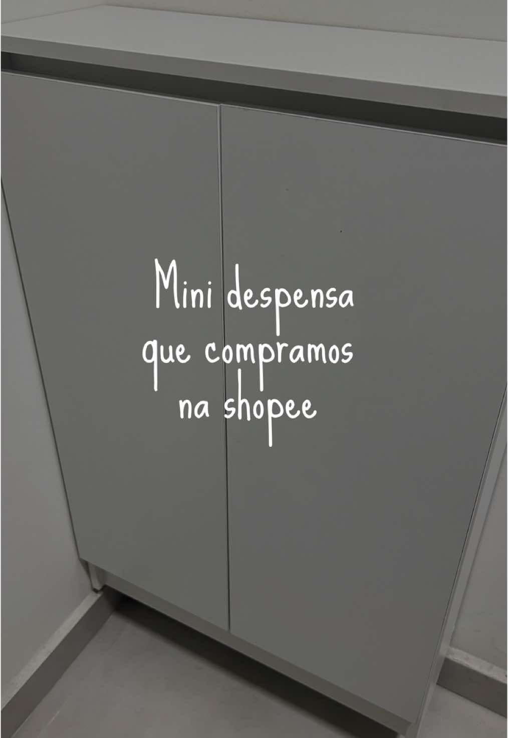 Mini despensa que compramos na shopee, eu amei demais, aqui foi uma ótima solução pra gente ✨ #comprashopee #compras #shopee #ape #apartamento #dicas #apartamentopequeno 