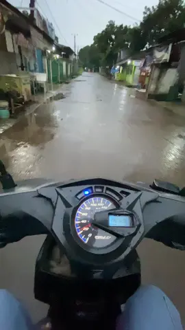 Pulang kerja shift malem hujan bawa beat deluxe 🥶#beatdeluxe #beatdeluxe2020 #beat110 #beatmodifikasi #foryou #fyp 