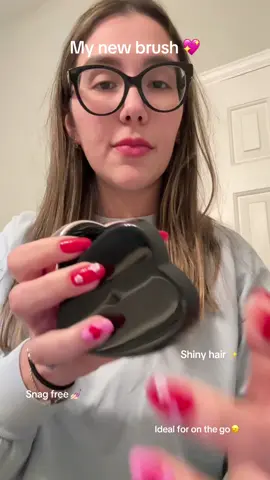 Refs heart brush 🥰❤️ #refa #heartbrush #hair #hairtok https://amzn.to/3WThVM1