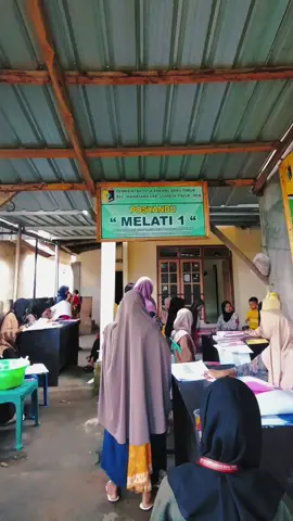 Posyandu (Pos Pelayanan Terpadu) adalah layanan kesehatan berbasis masyarakat di Indonesia yang berfungsi sebagai tempat pemberian layanan kesehatan dasar, terutama bagi ibu hamil, bayi, dan balita. Posyandu biasanya dikelola oleh kader kesehatan yang bekerja sama dengan petugas puskesmas setempat.#firal #trendingvideo #semangatkerja #iaihnwlotim #posyandu #KKN 