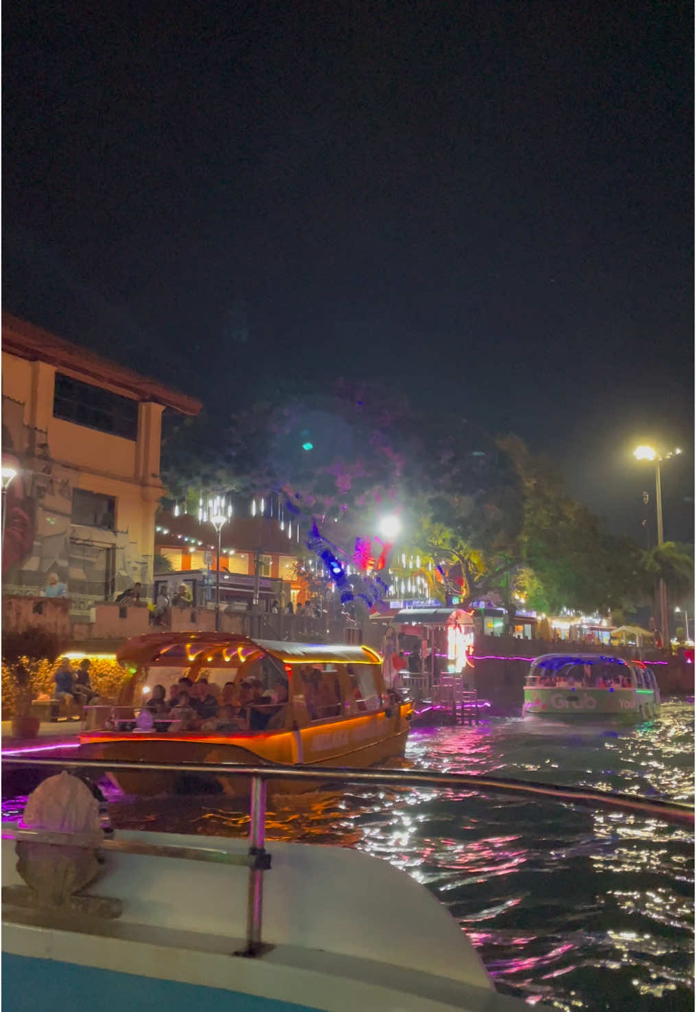 📍 Malacca River Cruise 🇲🇾 World Tourism Day 2025. #malacca #malaysia #rivercruise #melakatrip #rivercruisemelaka #melaka #kualalumpur #kl #trip #tourismday #worldtourismday #travelling #destinasiwisata #malaysiatiktok🇲🇾 #jalanjalan #liburan #wisatamelaka #pelancong #travel #traveltiktok #fyp 