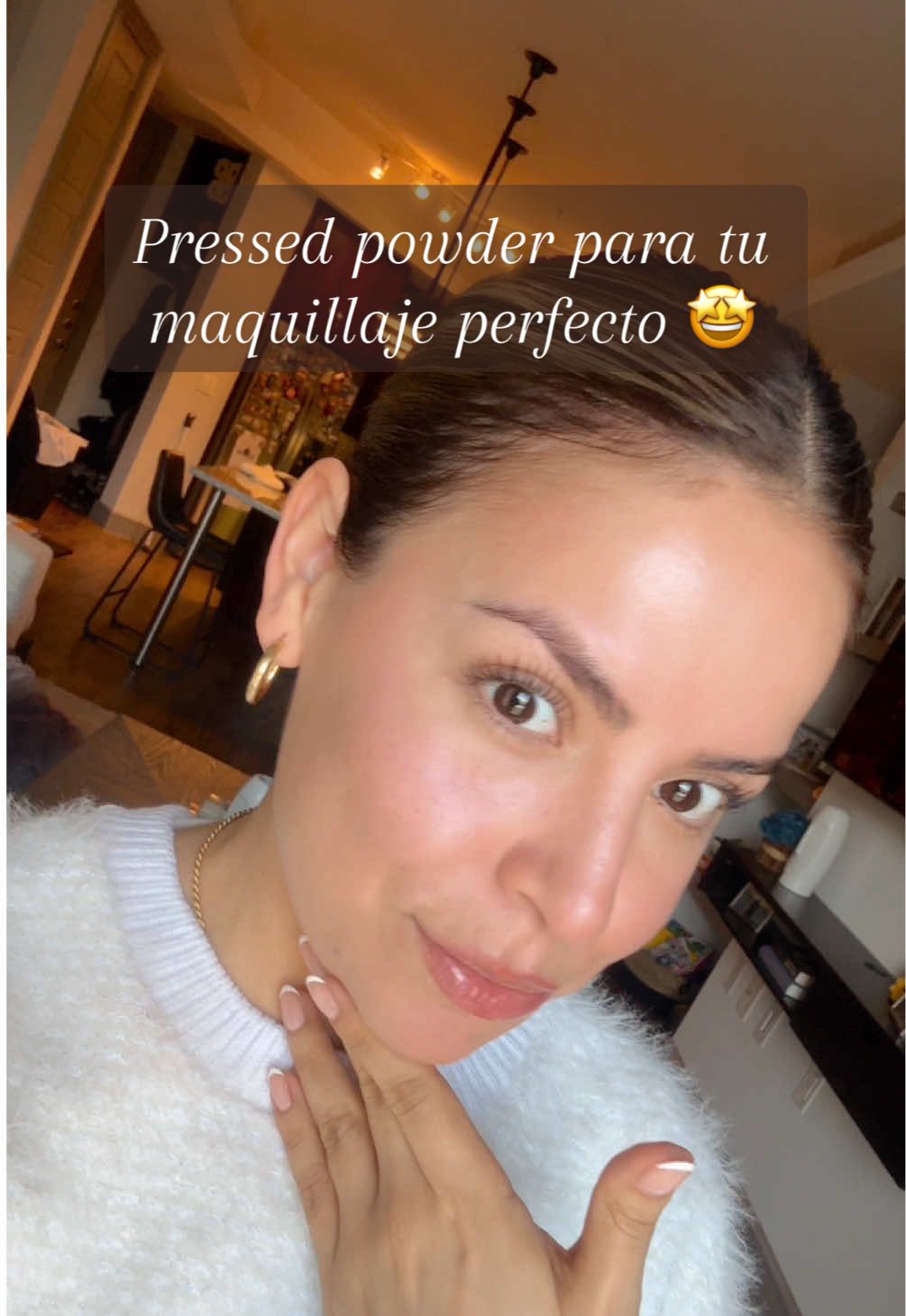 Estaba curiosa que tanto con esos polvos compactos lila para el maquillaje y ya voy un mes usandolo! Wow te ilumina hermoso🤩 @carslan_us  #CARSLAN #carslanpowder #settingpowder #makeup #pressedpowder #waterproof #oilcontrol 