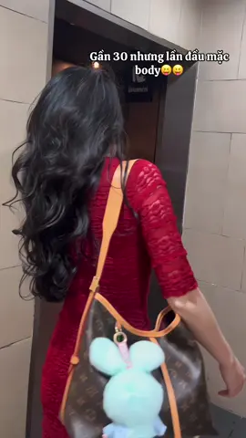 #xuhuongtiktok #xh #trending#fyp #fypシ #vairal #hanhsino97 #thoitrang #thoitrangnu #quanao #fashion #fashiontiktok #phoidoxinh #oufit #mixdo #style #❤️#LearnOnTikTok #phoido #macdepmoingay #tt 