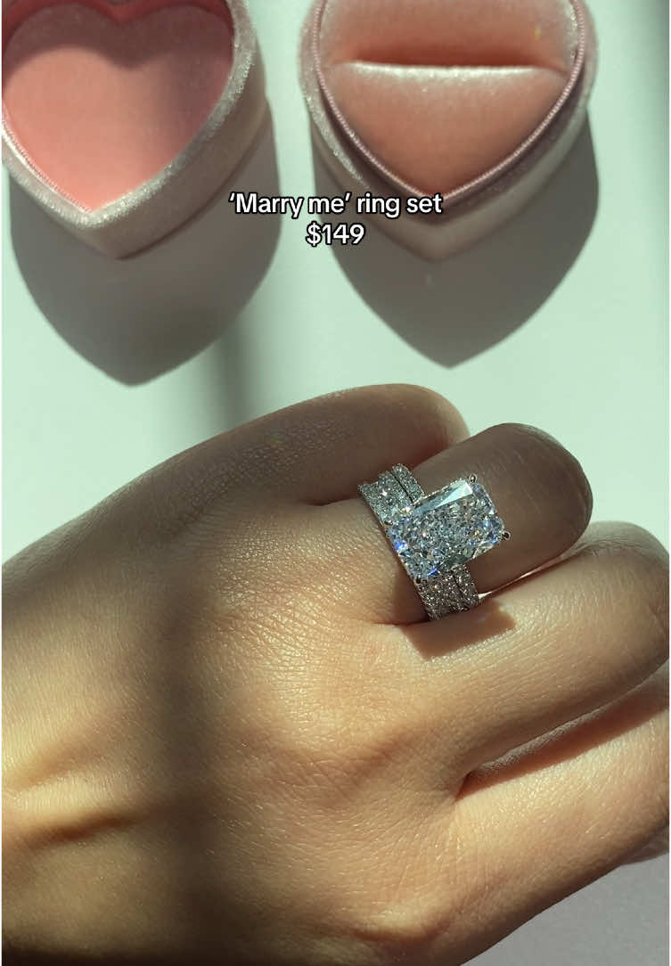 Made from genuine sterling silver and top grade CZ simulated diamonds. They don’t tarnish or turn your skin green! #engagementring #affordablejewelry #weddingring #925sterlingsilver #luxuryrings 