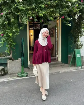 Ide outfit simple nongki sama bestie check 🎀✨💗🍒 #padahariini #ootdhijab #jelajahgajian #ootdcantikmurah #outfitideas #ootdmuslimah #OOTD #ootdcantik #ootdcasualcewek #ootdsimplehijab 