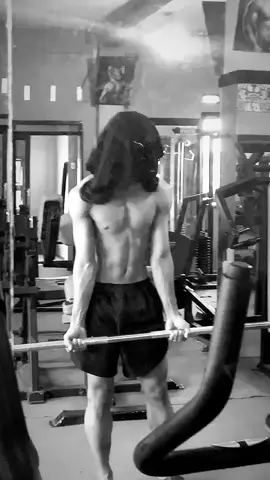 i need 2 years again #backtoblack #gym #workoutmotivation 