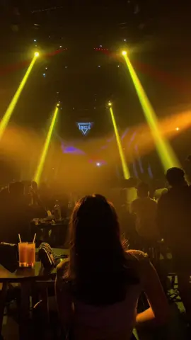 Welcome to IBIZA SURABAYA 💃🍻🥳 #fypシ #fypシ゚viral #ibizanightclubsurabaya #ibizasurabayaviraltiktok #ibizaclubsurabaya🔥🔥🔥 #ibizasurabayaasyiikk #ibizasurabaya 