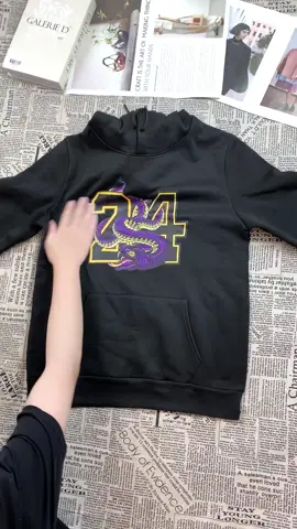 I’m sorry, guys, but I have to tell you that this hoodie is a great deal today!!🔥🔥🔥 #2025 #spring #falldealsforyou #tiktok #TikTokShop #OOTD #fashion #blackFriday #christmas #blackfridaydeals #fall