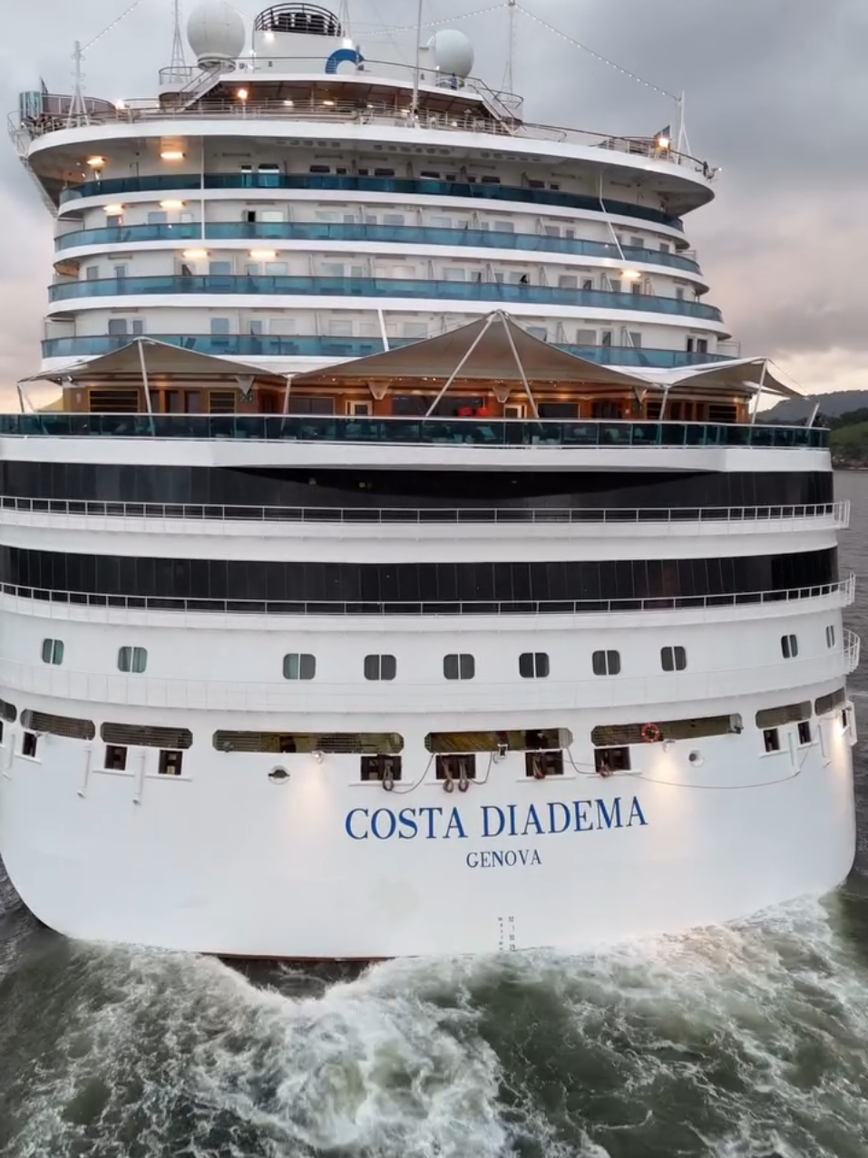Costa Diadema ⛳️🛳 Santos For more tips: @travelbyshipeds Credito: naviodecruzeiros no perfil do Instagram 🛳 @costacruisesofficial   @norwegiancruiseline @mscpreziosa #royalcaribbean @mscopera @mscseashiore @costavenezia #mscworldeuropa #iconoftheseas @celebritycruises @msccruzeirosbrasil  @msccruisesofficial  #ferias  #vacation  #cruiseship