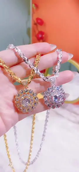 Dây chuyền nữ hoàng mới về sale đỉnh nóc kịch trần nha các chị