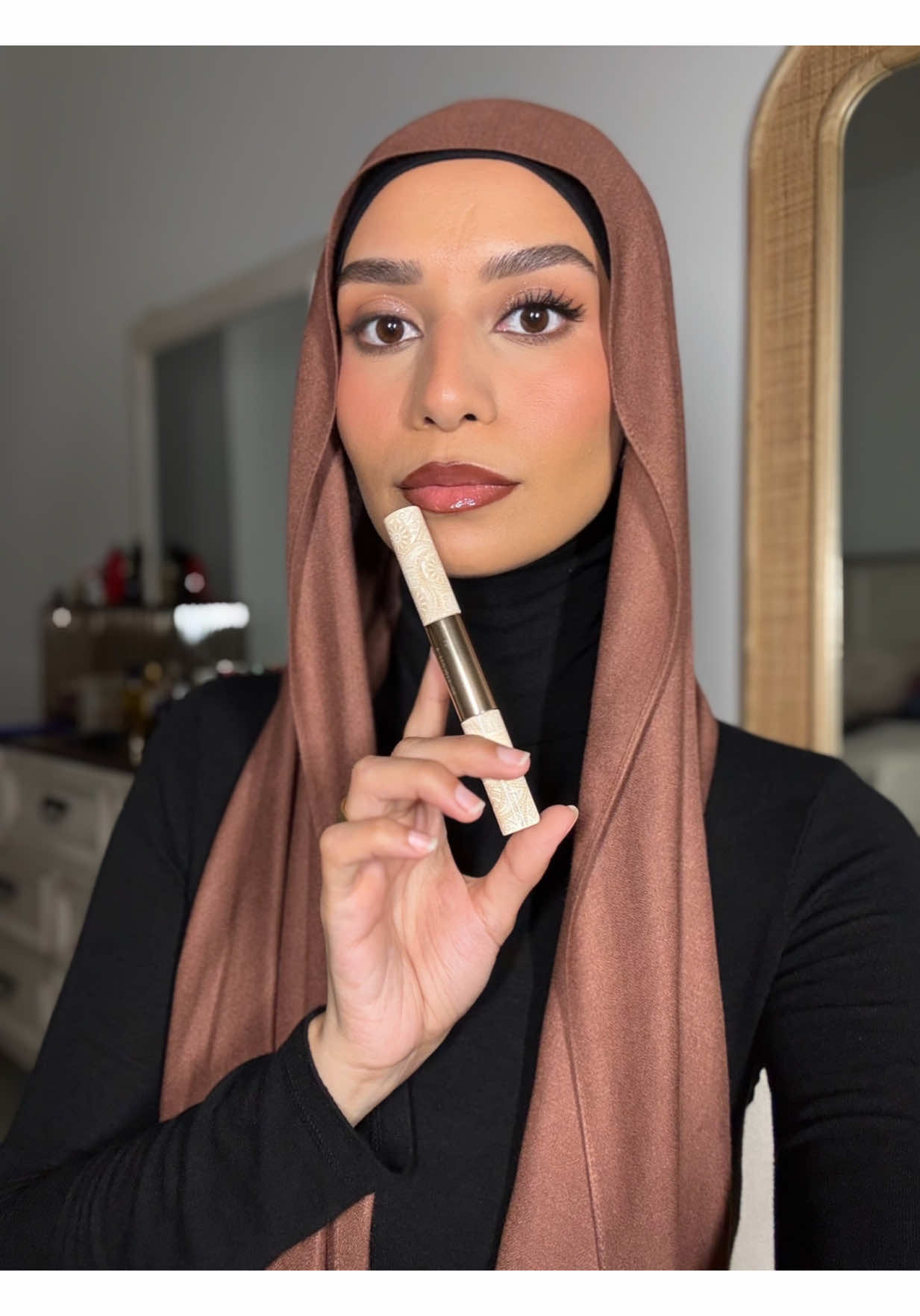 Mascara that contains 24K GOLD? @SHEGLAM #SHEGLAM #sheglammascara #sheglamallinone #sheglam24kmascara 