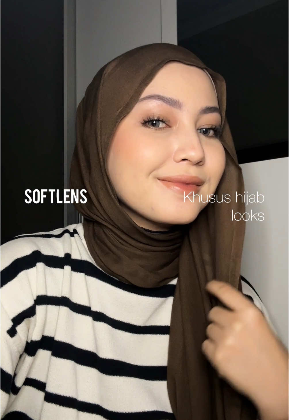 Ketemu softlens yang ada rekomendasi MUI-nya dan “Hijab Friendly” style dari @Exoticon Official  Ini New Collection dari Exoticon yang Jamilla Series ya. Ada 4 warna (Jewel, Lady, Oasis, Tiara).   Pas banget buat Ramadan style kamu nanti nih!! Check out New Jamilla Collection dari Exoticon sekarang ya.   #NewJamilla #ExoticonSoftlens #EffortlesslyBeautifulEyes #SoftlensHijab