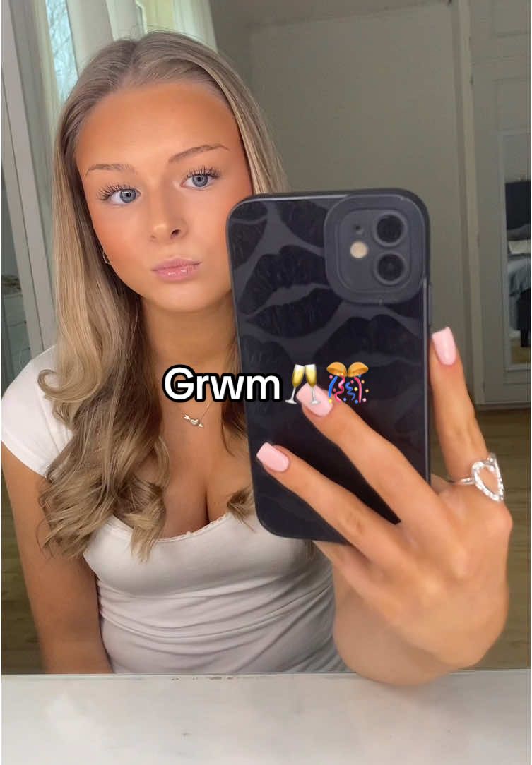 GRWM, min födelsedag🥂🎊 #foryou #grwm #swedishgirl #birthday #scandinavia #hairtok #fashion #fyp #sthlmstil #makeup #fördigpage #fyppp #fördigsidansverige #viralpage #fördig #birthdaygirl 