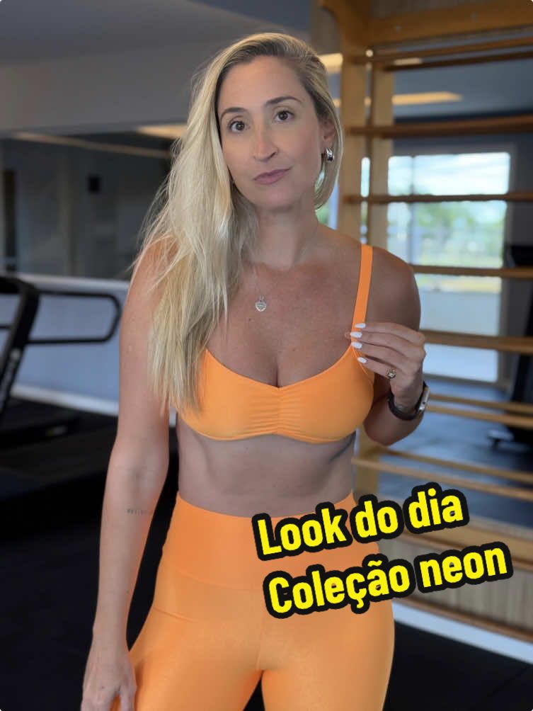 Look do dia  Coleção neon . Laranja neon  Canelado de alta compressão  Tamanho único 36 até 40/42 Valor 179,90 #lookdodia #lookinspiração #lookfitness #tik_tok #ribeiraopreto #fyy #conjuntofitness #Fitness #enviamosparatodobrasil #neon #colecaonova 