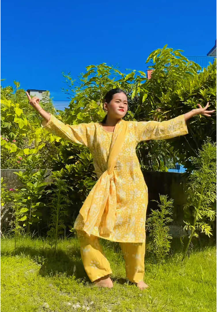 @Rock&Roll Dance Studio #urmila_lopchan_tmg_fans❣️ #foreyoupage #loveyou #rock_n_roll_dnc_studio💃 #urmila_dance_group💃 #dancer 